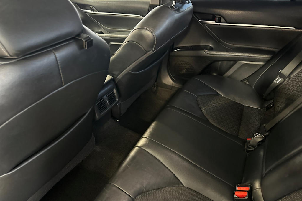 Thumbnail: 2018 Toyota Camry - 11
