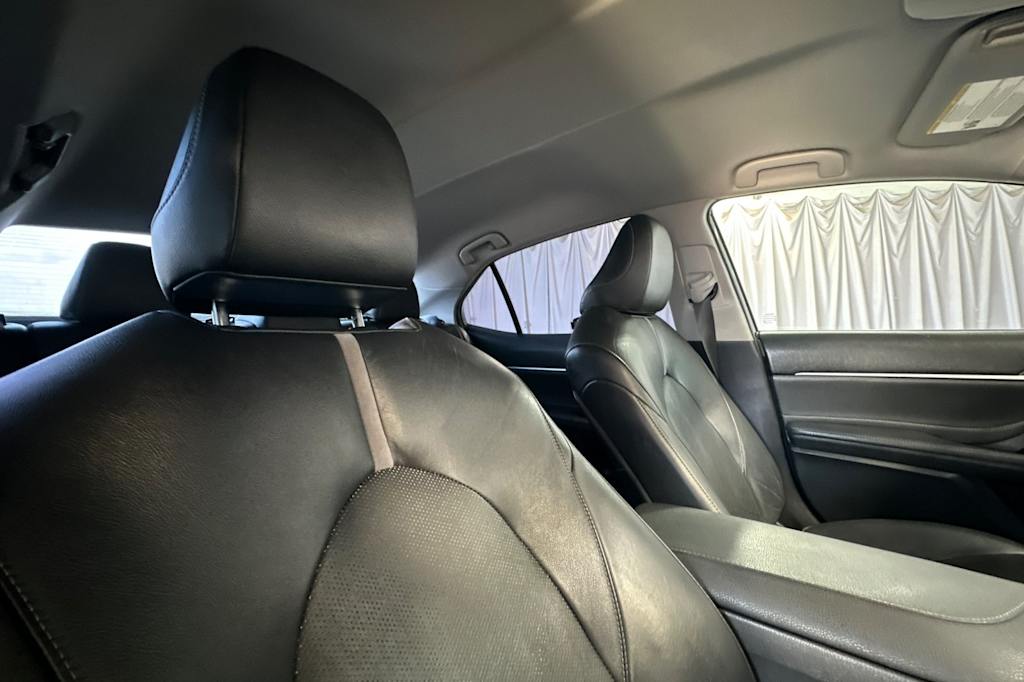 Thumbnail: 2018 Toyota Camry - 10