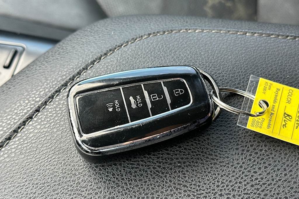 Thumbnail: 2018 Toyota Camry - 17
