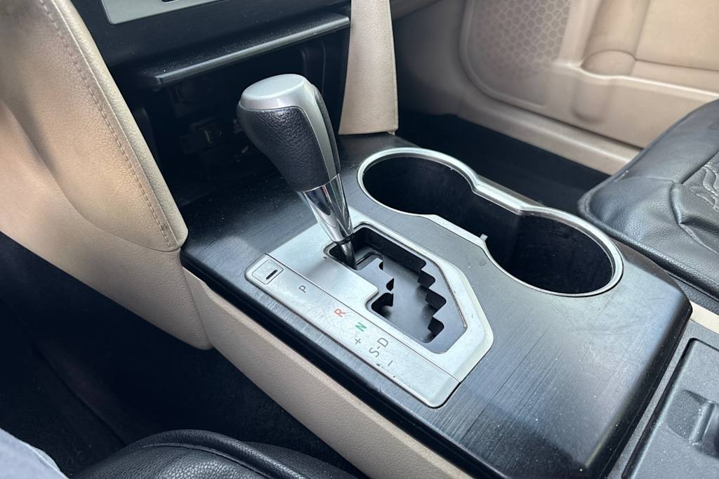 Thumbnail: 2012 Toyota Camry - 14