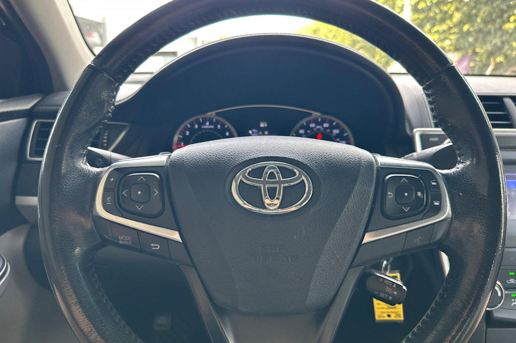 Thumbnail: 2016 Toyota Camry - 25