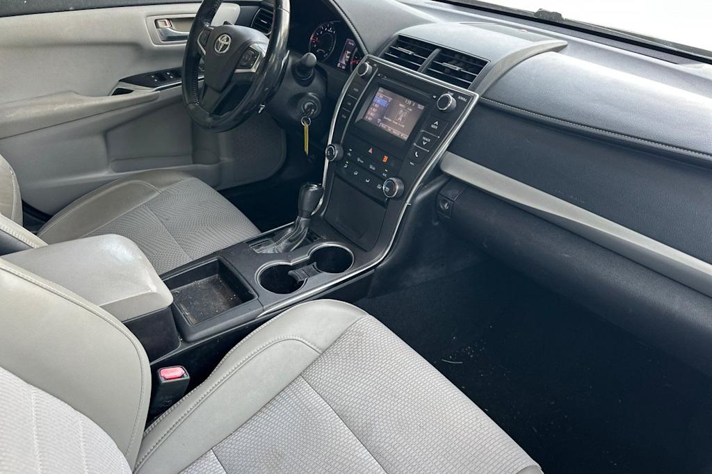 Thumbnail: 2016 Toyota Camry - 12