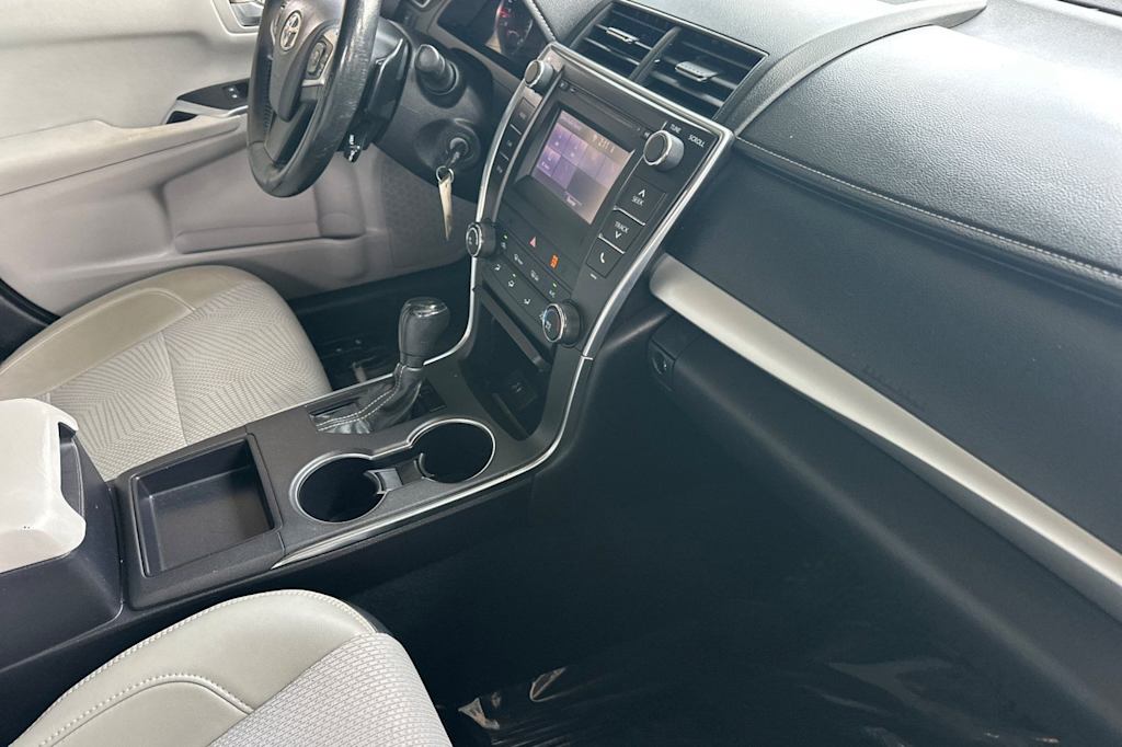 Thumbnail: 2016 Toyota Camry - 13