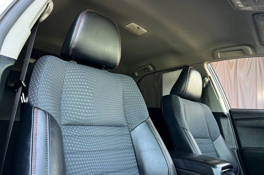 Thumbnail: 2015 Toyota Camry - 10