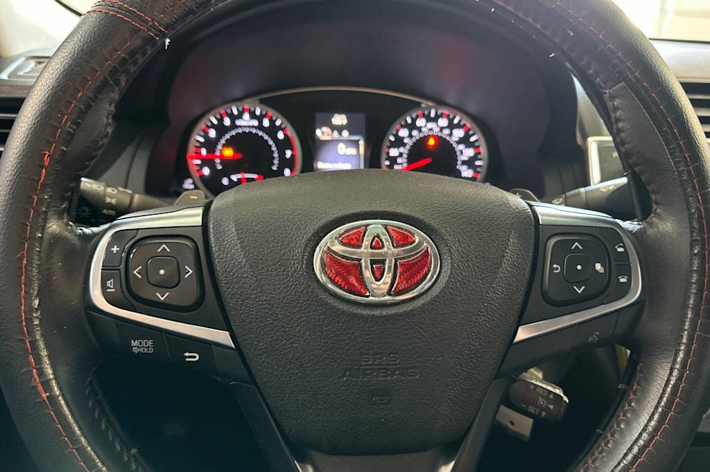 Thumbnail: 2016 Toyota Camry - 25