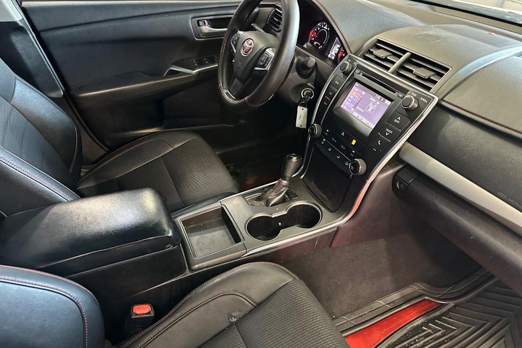 Thumbnail: 2016 Toyota Camry - 13