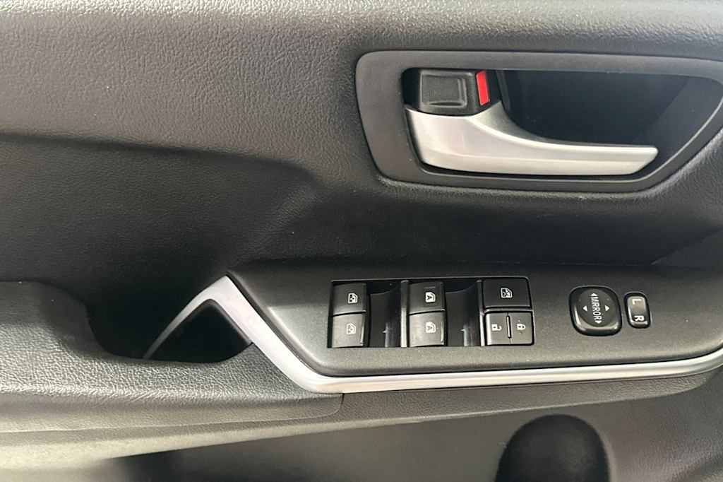 Thumbnail: 2016 Toyota Camry - 22