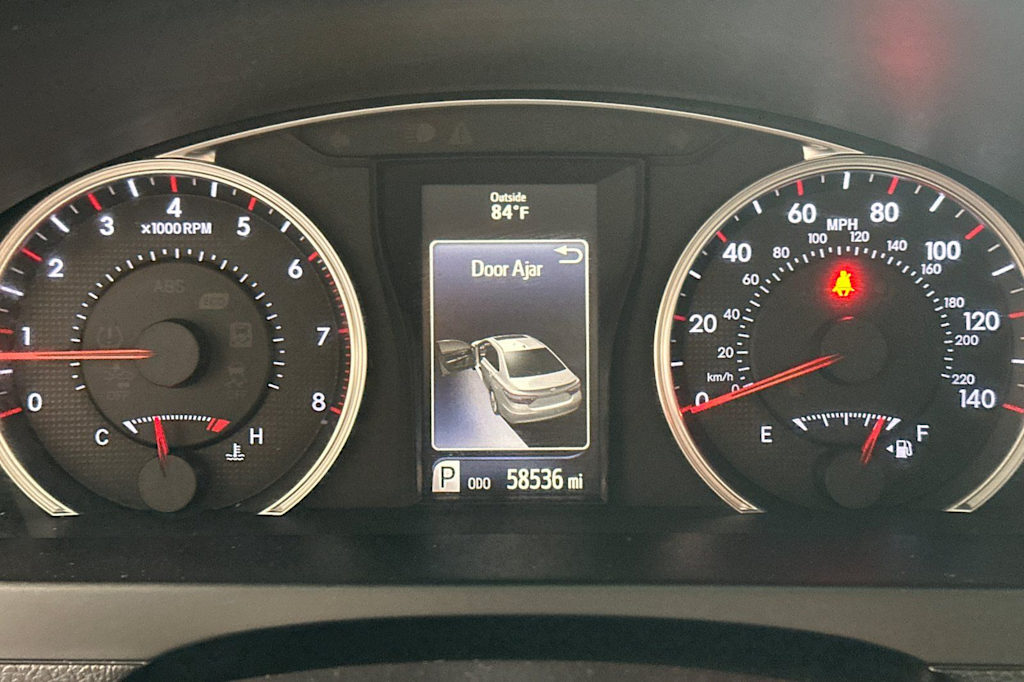 Thumbnail: 2016 Toyota Camry - 30