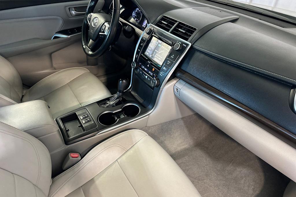Thumbnail: 2017 Toyota Camry - 12