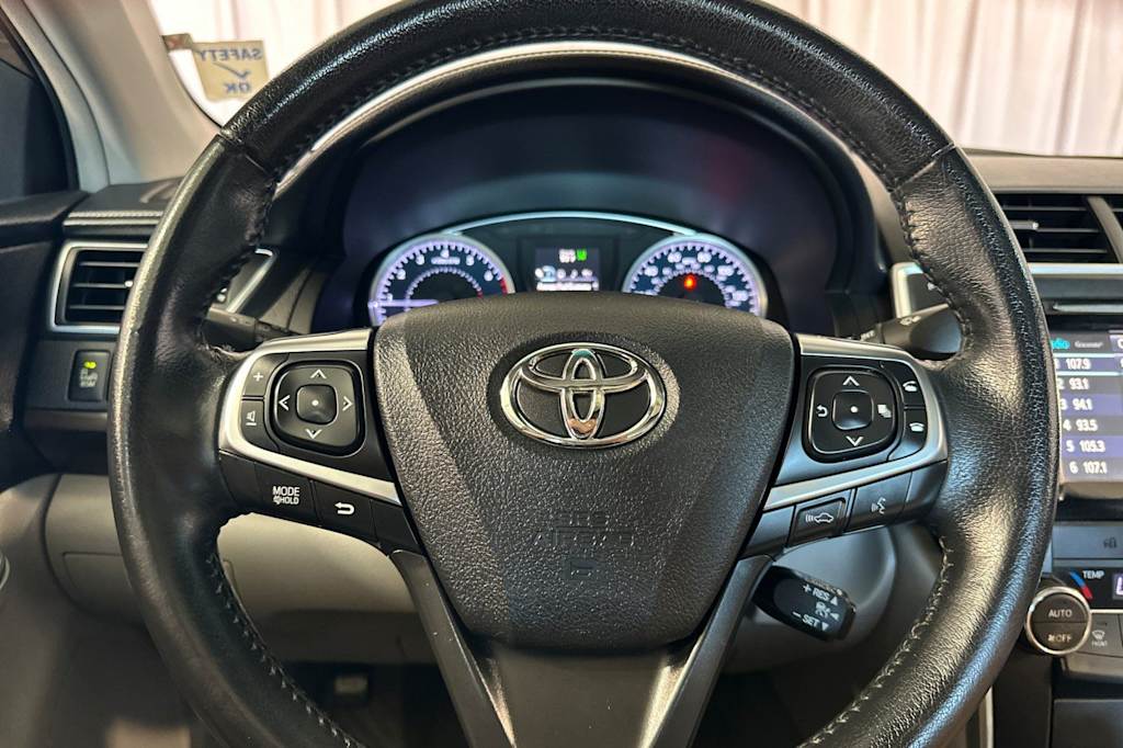 Thumbnail: 2017 Toyota Camry - 29