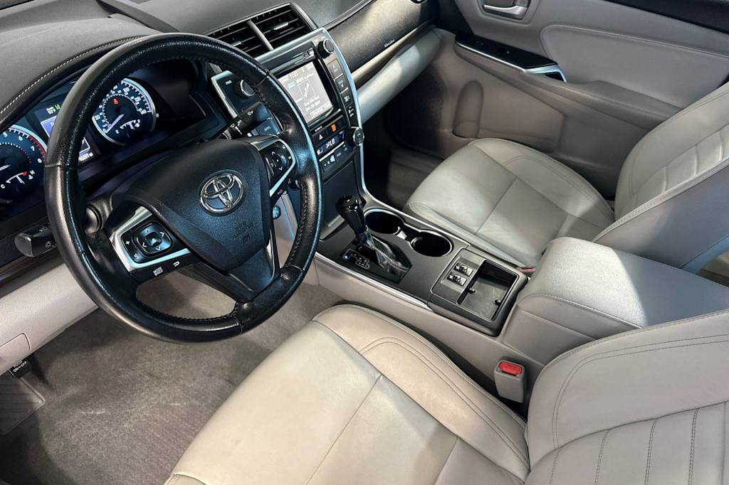 Thumbnail: 2017 Toyota Camry - 9