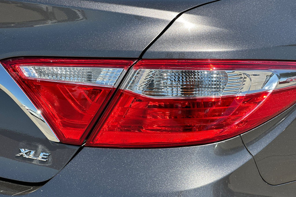 Thumbnail: 2017 Toyota Camry - 35