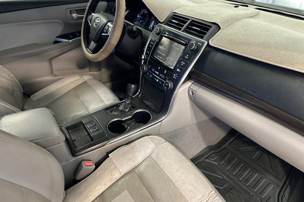 Thumbnail: 2015 Toyota Camry - 12