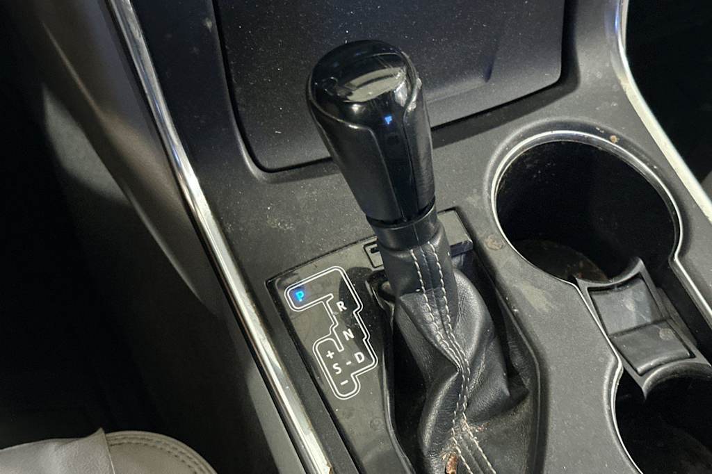 Thumbnail: 2015 Toyota Camry - 14