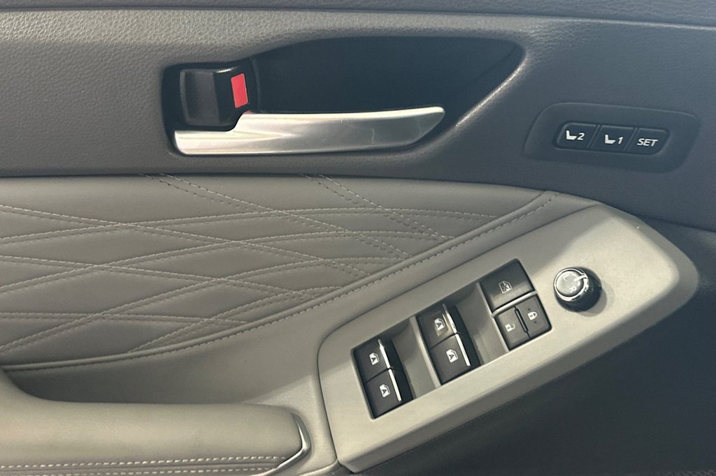 Thumbnail: 2021 Toyota Avalon - 21