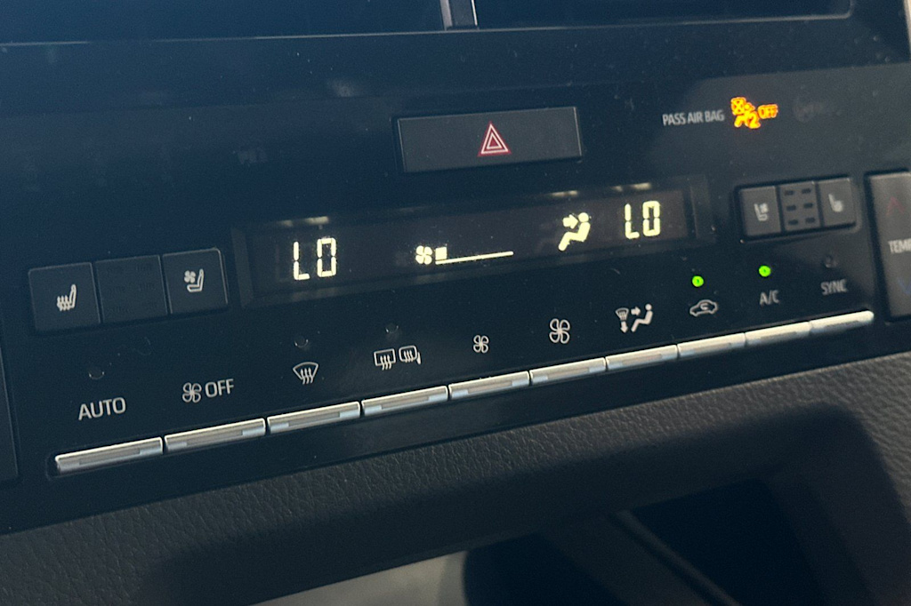 Thumbnail: 2021 Toyota Avalon - 25