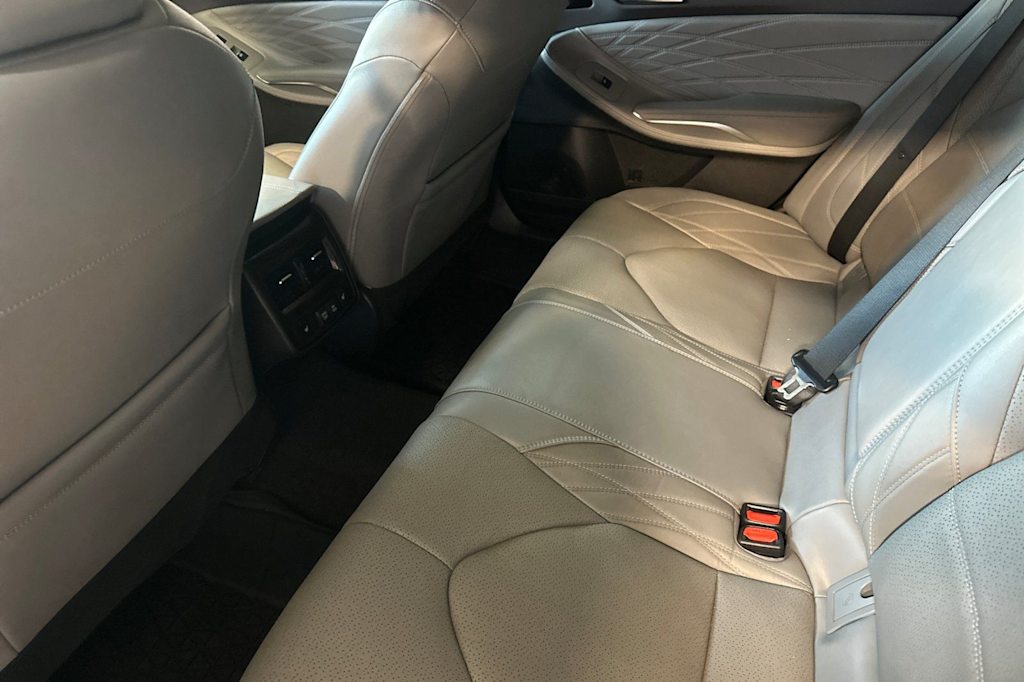 Thumbnail: 2021 Toyota Avalon - 10