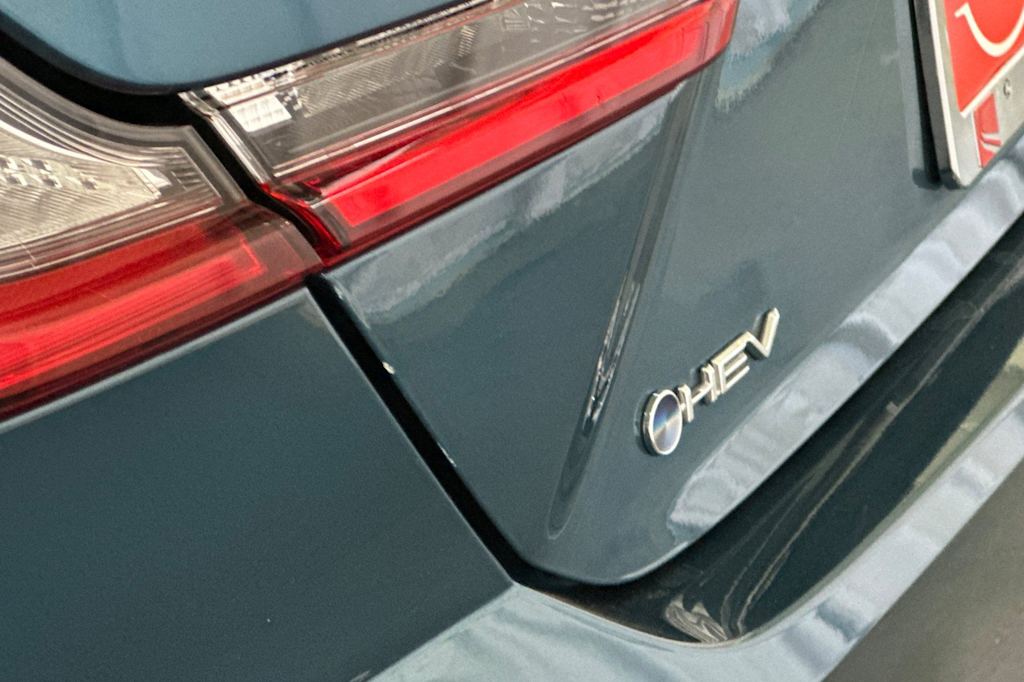 Thumbnail: 2025 Toyota Camry - 25