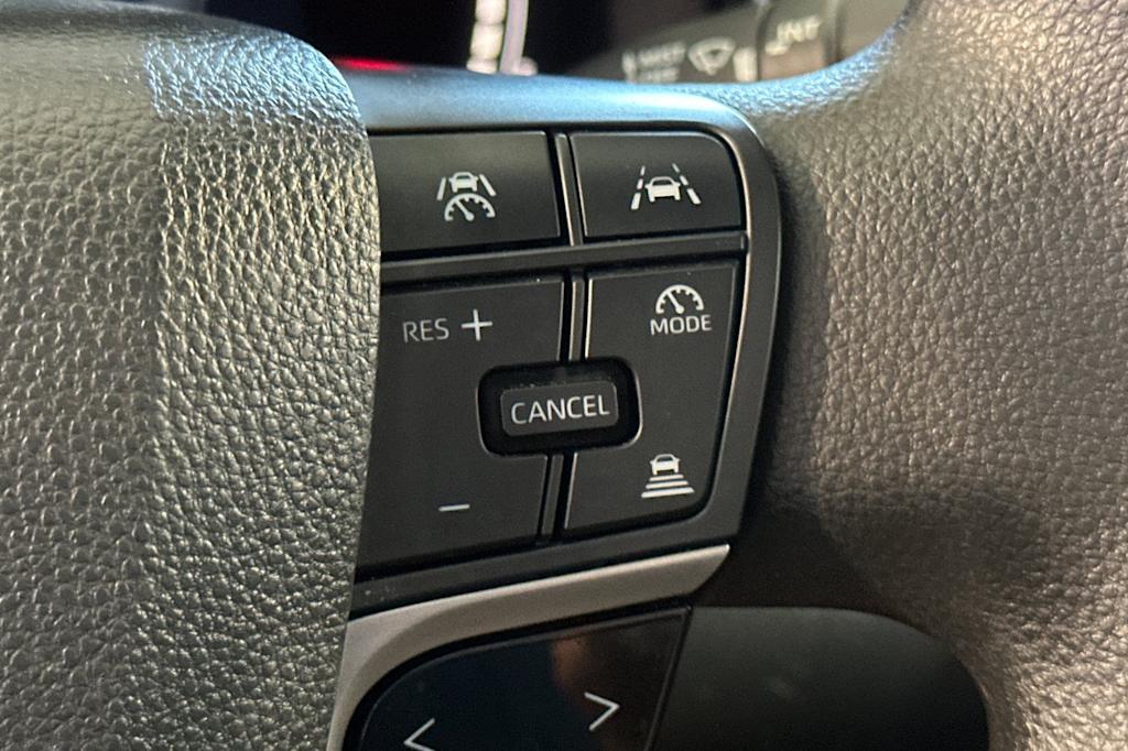Thumbnail: 2025 Toyota Camry - 31
