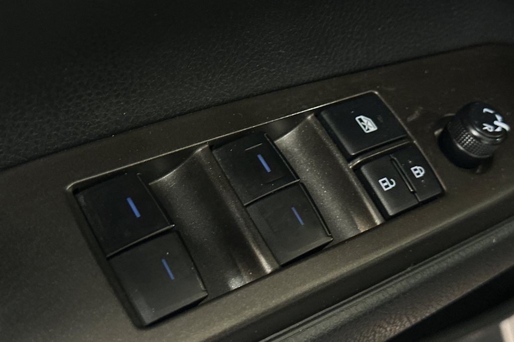 Thumbnail: 2022 Toyota Camry - 22