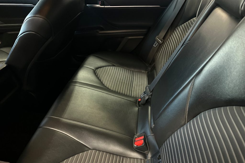 Thumbnail: 2022 Toyota Camry - 11