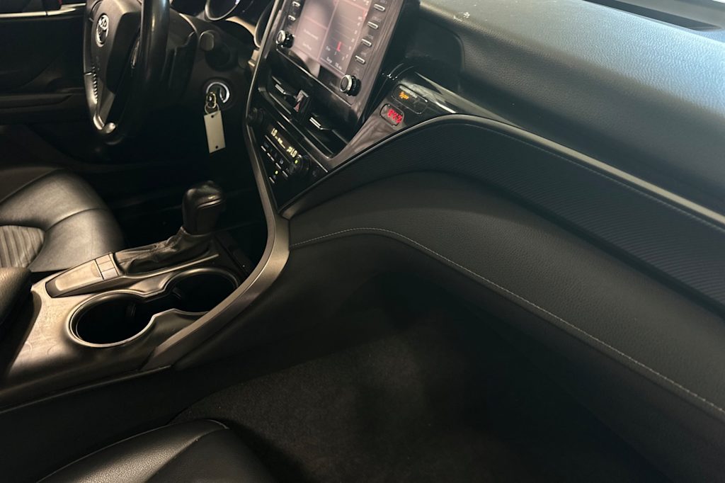 Thumbnail: 2022 Toyota Camry - 13