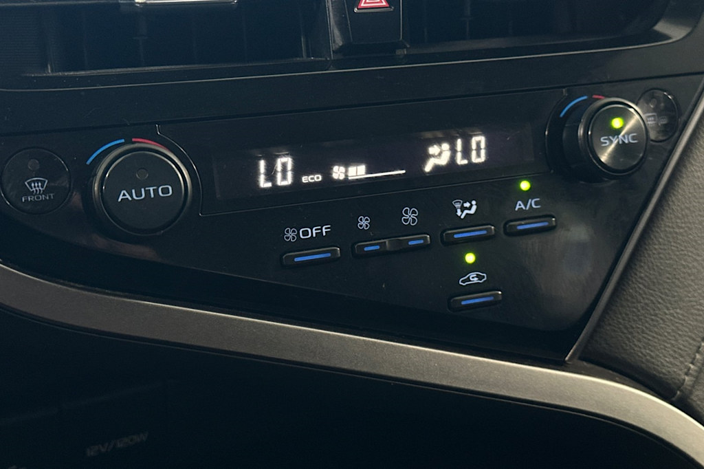 Thumbnail: 2022 Toyota Camry - 24