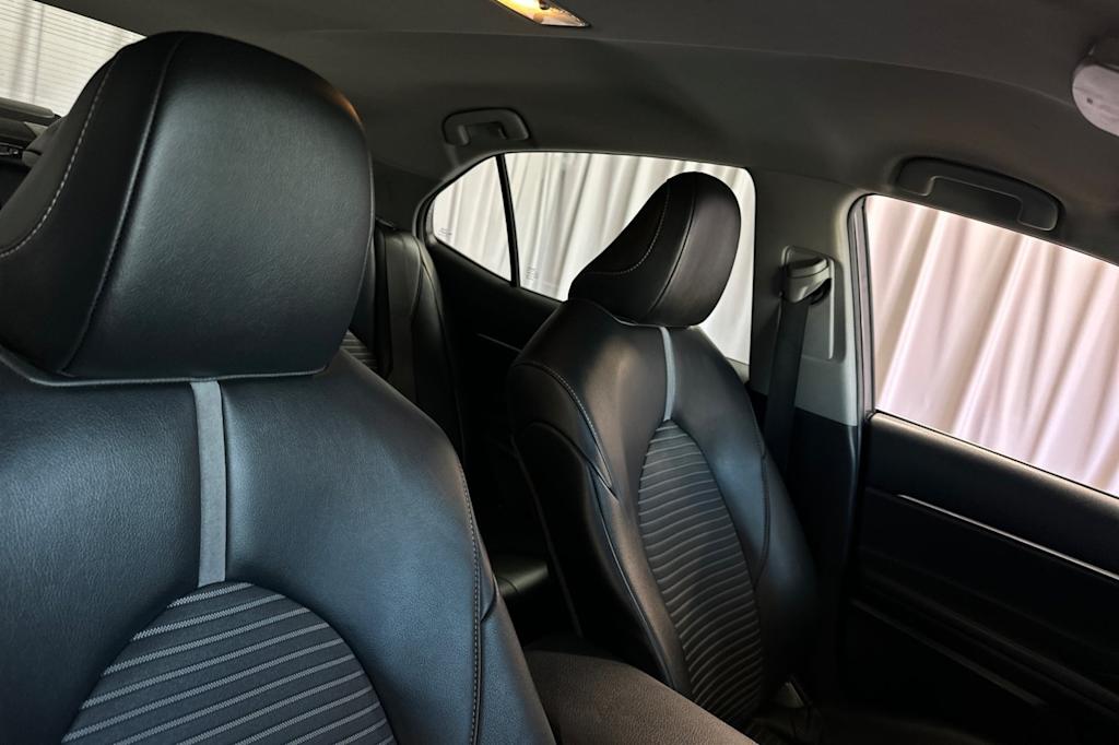 Thumbnail: 2022 Toyota Camry - 10