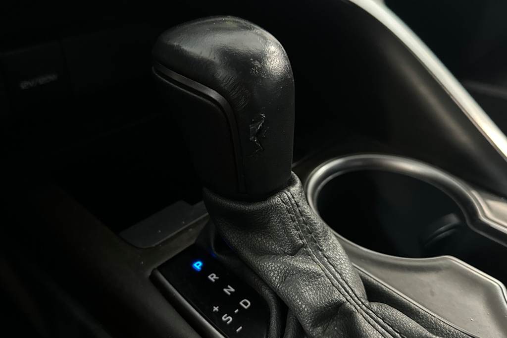 Thumbnail: 2022 Toyota Camry - 15