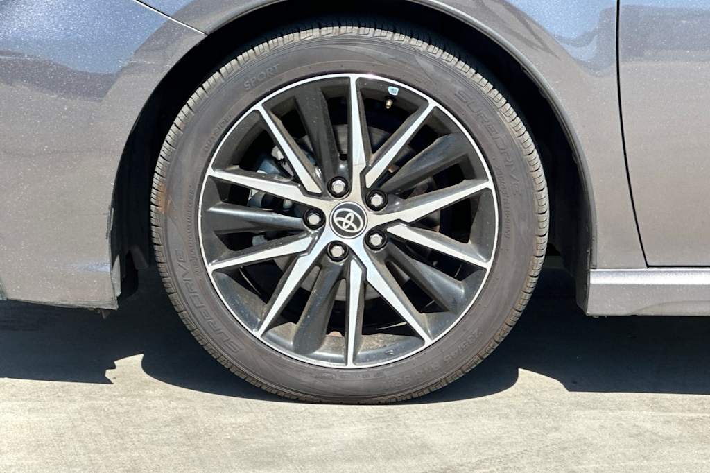 Thumbnail: 2022 Toyota Camry - 8