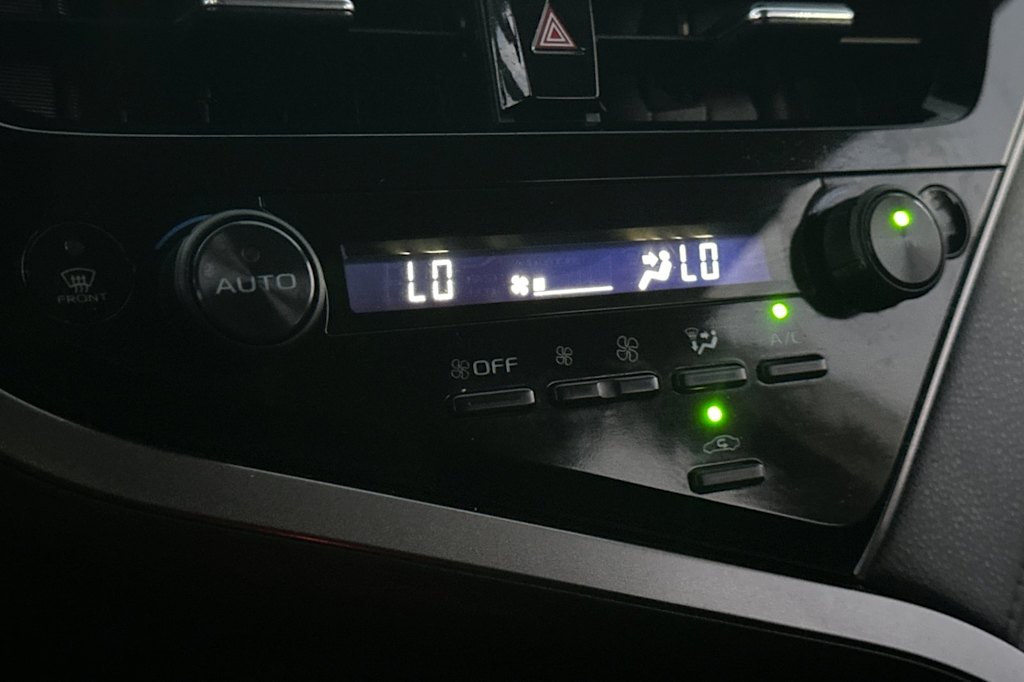 Thumbnail: 2023 Toyota Camry - 26