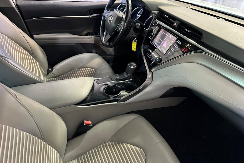 Thumbnail: 2020 Toyota Camry - 13