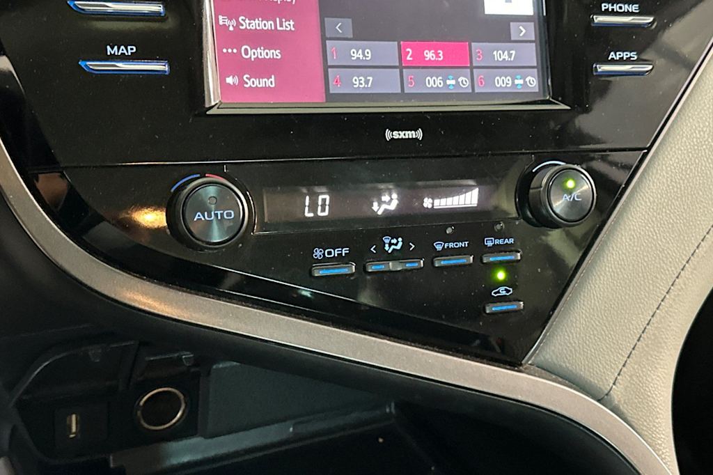 Thumbnail: 2020 Toyota Camry - 25