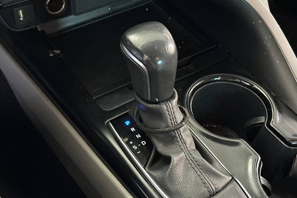 Thumbnail: 2020 Toyota Camry - 15