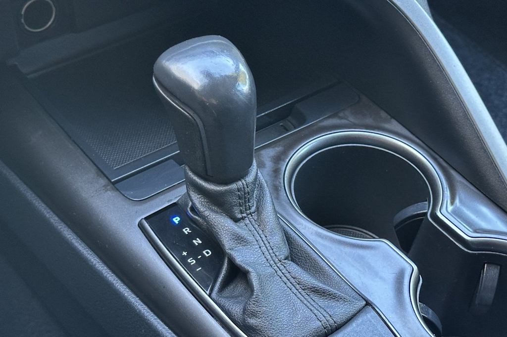 Thumbnail: 2021 Toyota Camry - 15