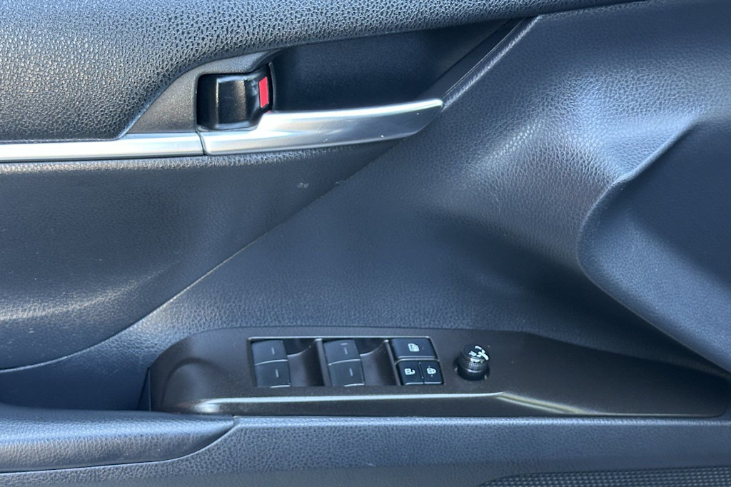 Thumbnail: 2021 Toyota Camry - 22
