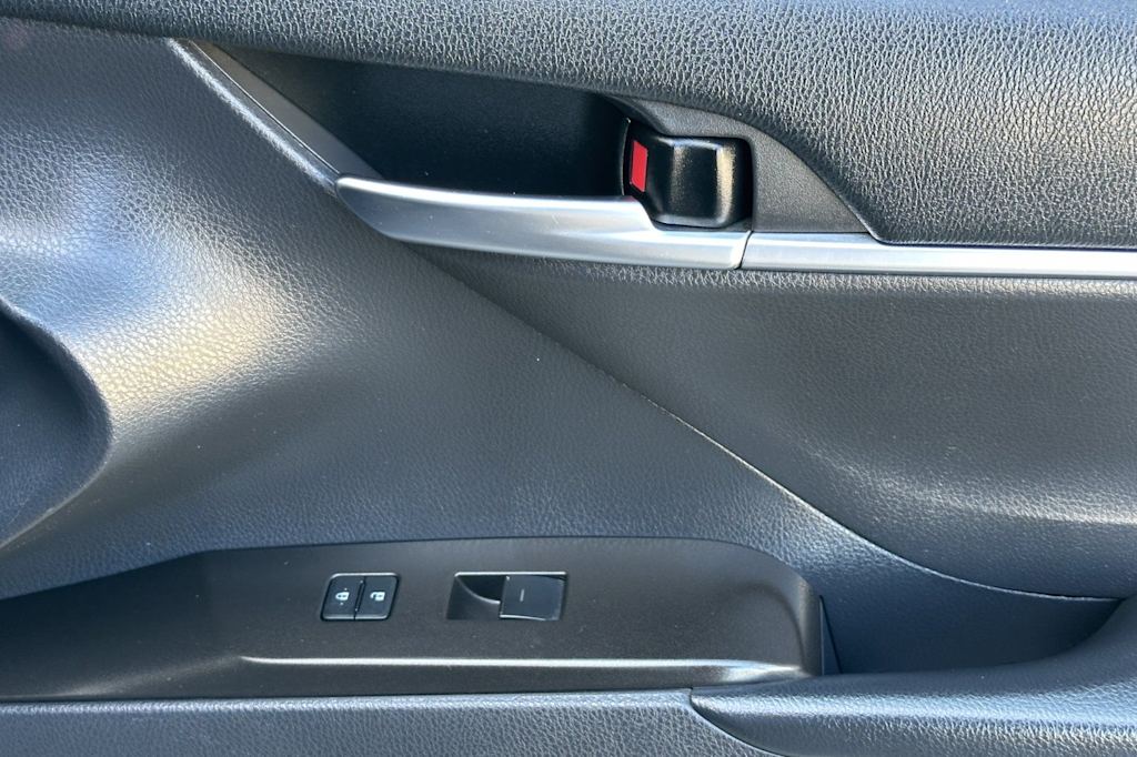 Thumbnail: 2021 Toyota Camry - 25