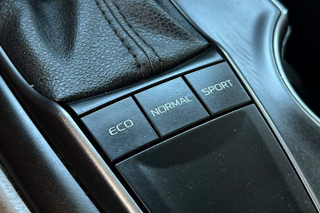 Thumbnail: 2023 Toyota Camry - 33
