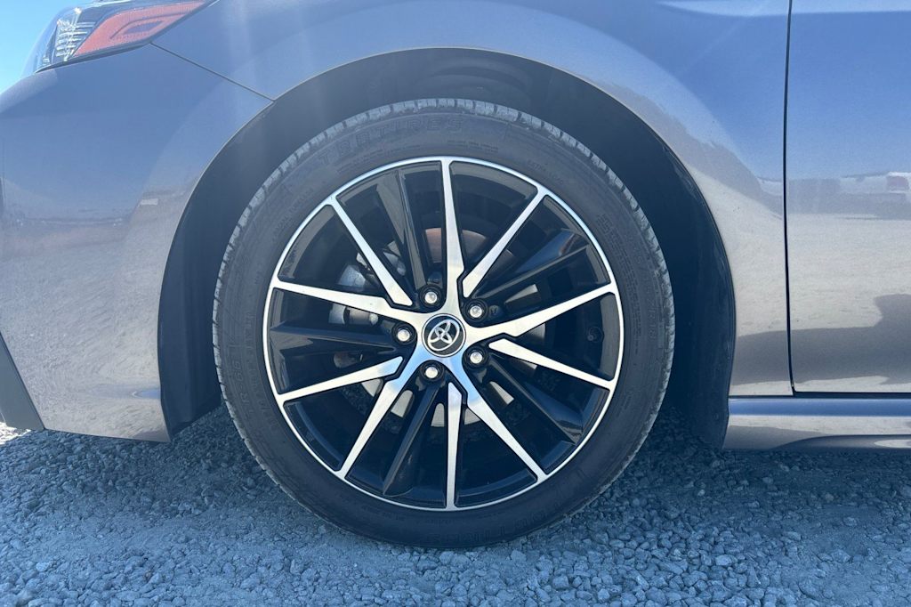 Thumbnail: 2022 Toyota Camry - 8