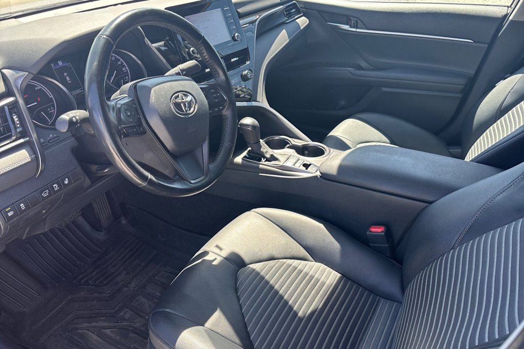 Thumbnail: 2022 Toyota Camry - 9