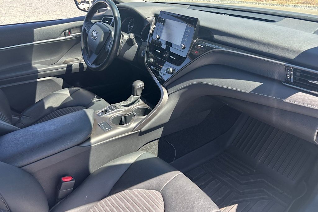 Thumbnail: 2022 Toyota Camry - 13