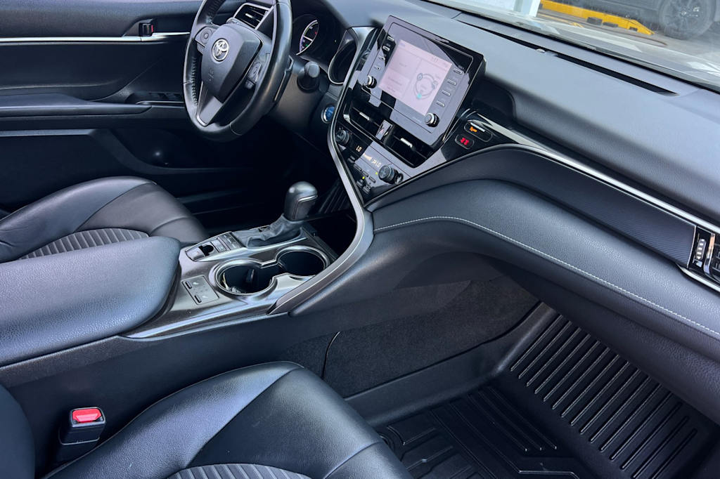 Thumbnail: 2022 Toyota Camry - 13