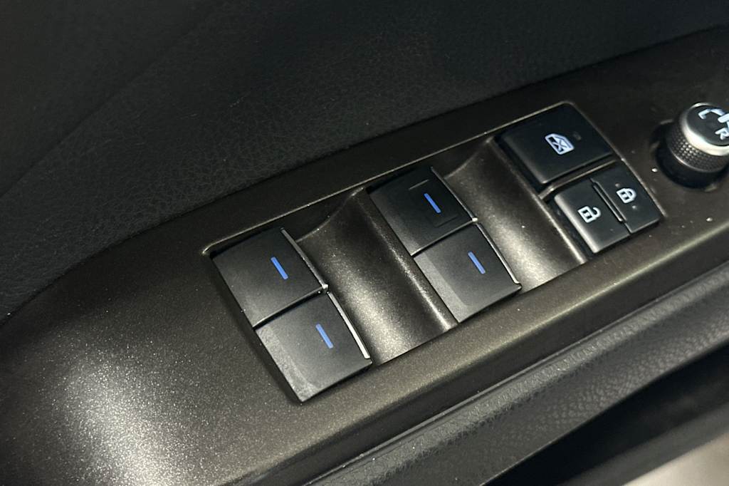 Thumbnail: 2021 Toyota Camry - 20