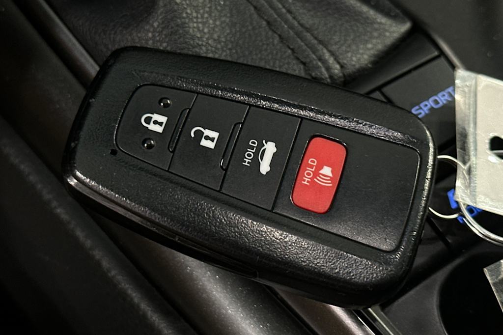 Thumbnail: 2021 Toyota Camry - 26