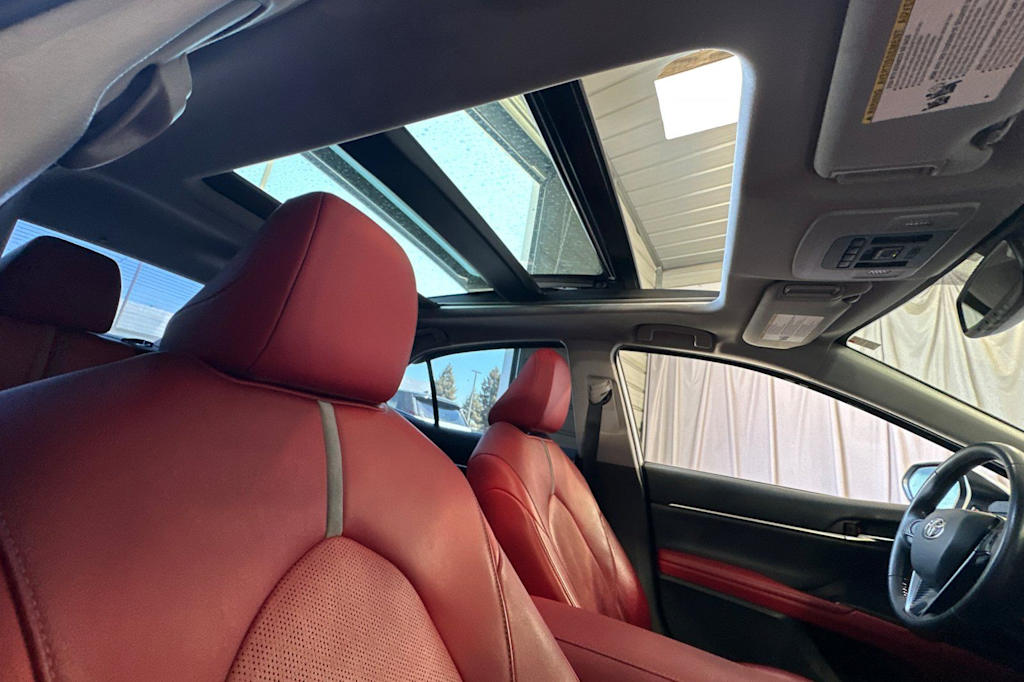 Thumbnail: 2021 Toyota Camry - 10