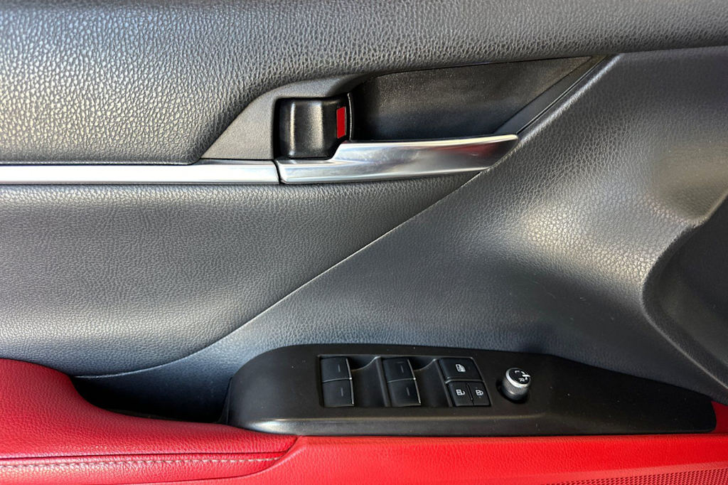 Thumbnail: 2021 Toyota Camry - 21