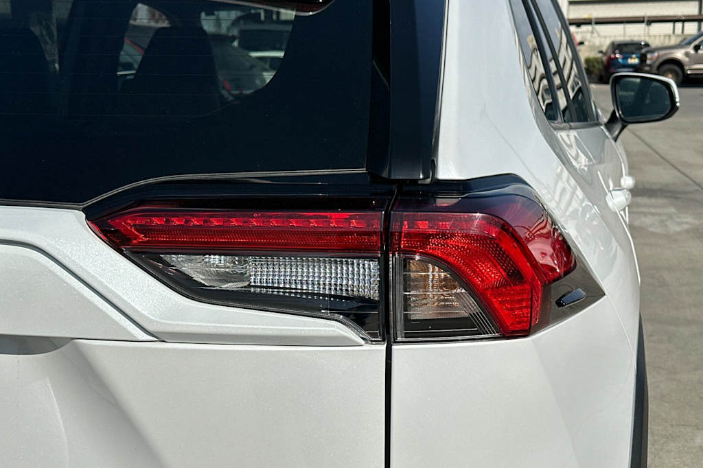 Thumbnail: 2024 Toyota RAV4 - 34