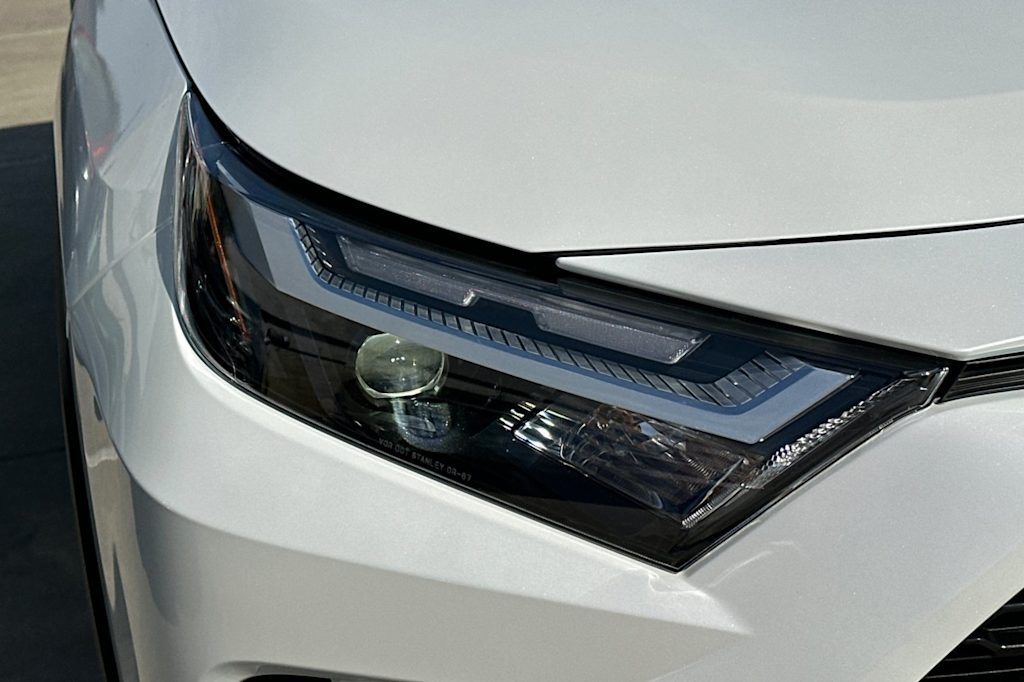Thumbnail: 2024 Toyota RAV4 - 33