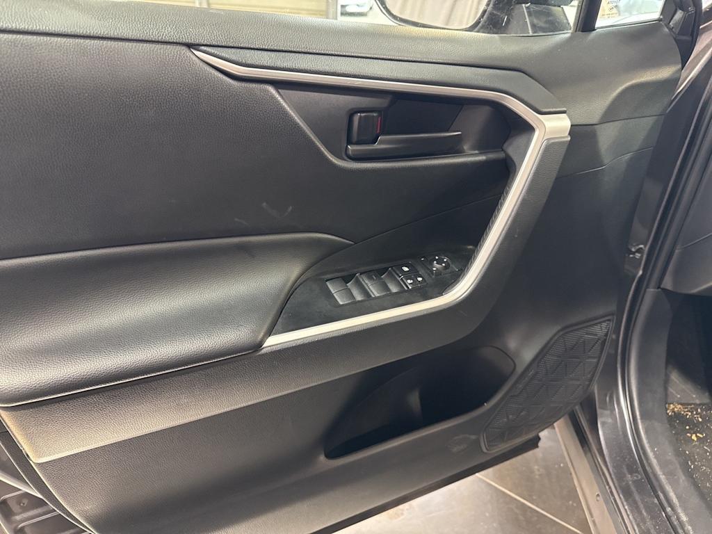 Thumbnail: 2025 Toyota RAV4 - 22