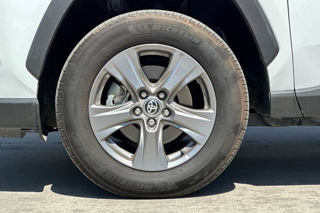 Thumbnail: 2024 Toyota RAV4 - 8